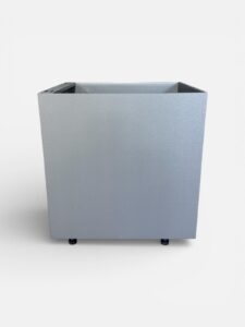 Corner cabinet for an L-shaped outdoor kitchen